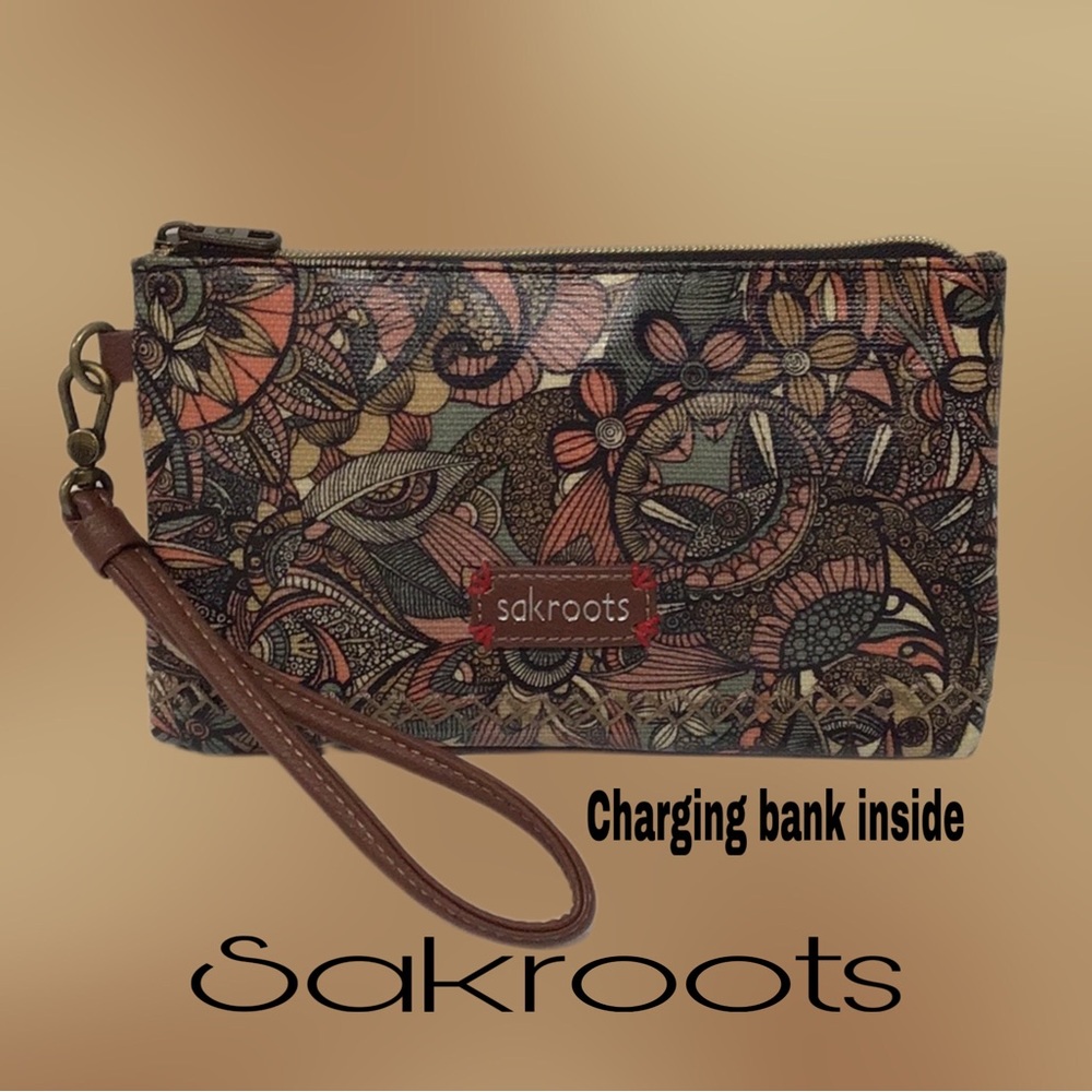 Sakroots Charging Wristlet, Sienna Desert Spirit, Pouch w/Joltee Power Bank